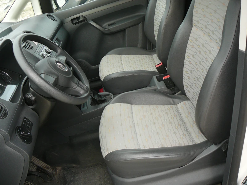 VW Caddy 1.6 tdi MAXI 102кс, снимка 6 - Автомобили и джипове - 52828949