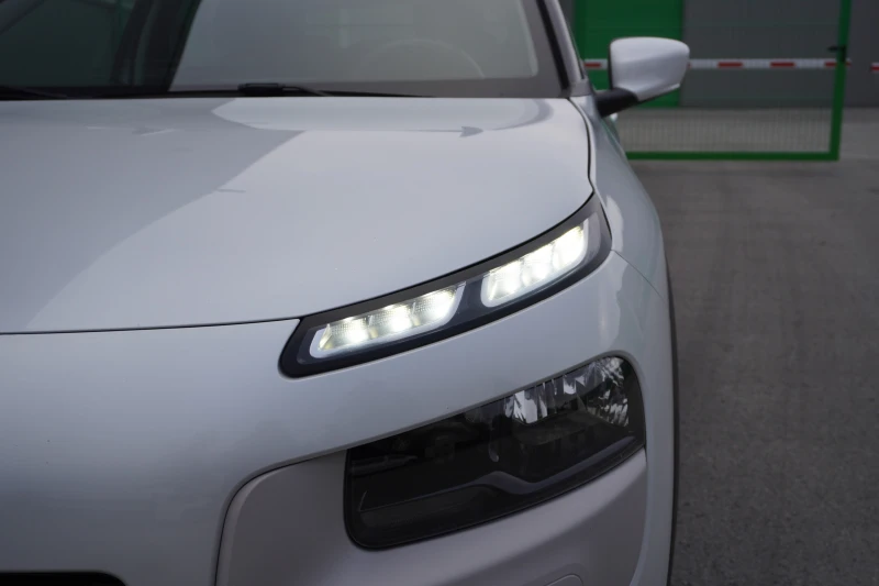 Citroen C4 Cactus 1.6 BlueHDi One Tone Edition, снимка 9 - Автомобили и джипове - 52887708