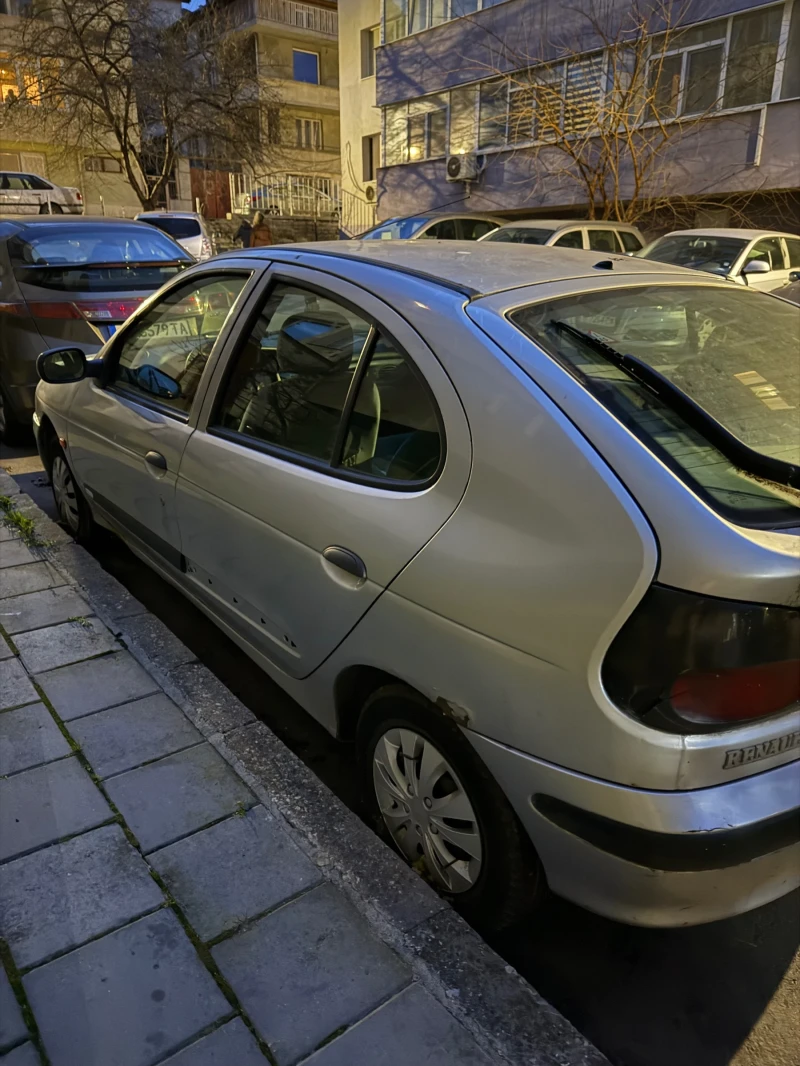 Renault Megane Renault Megane 1.6 бензин 75 к.с. 1998 г., снимка 4 - Автомобили и джипове - 52975665