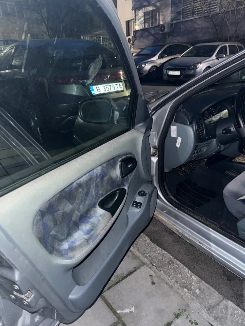 Renault Megane Renault Megane 1.6 бензин 75 к.с. 1998 г., снимка 10 - Автомобили и джипове - 52975665