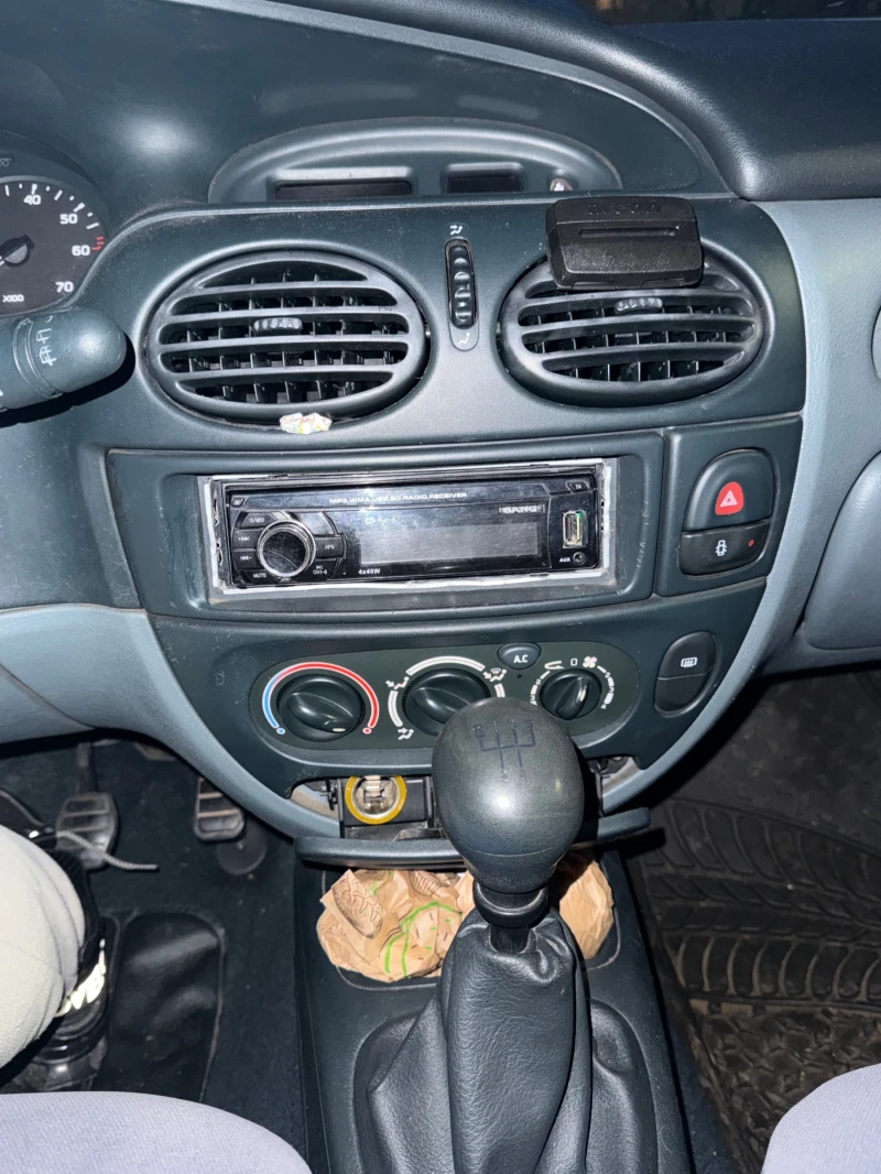 Renault Megane Renault Megane 1.6 бензин 75 к.с. 1998 г., снимка 9 - Автомобили и джипове - 52975665