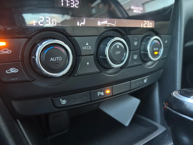 Mazda 6 2.2 SkyActive , снимка 17 - Автомобили и джипове - 53527491