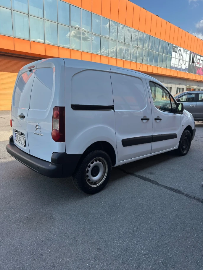 Citroen Berlingo 1.6 Климатик, снимка 8 - Автомобили и джипове - 53095796