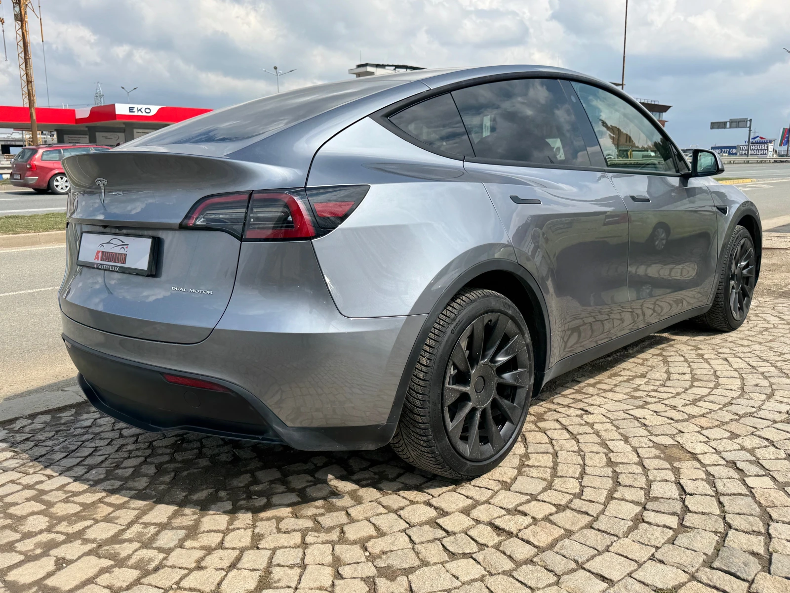 Tesla Model Y Dual Motor - изображение 4