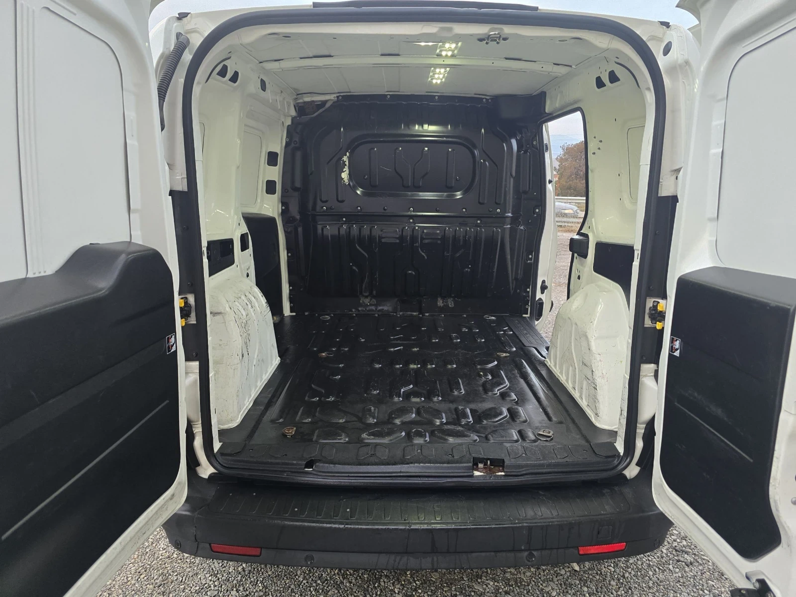 Opel Combo 1.3d | Mobile.bg — изображение 12