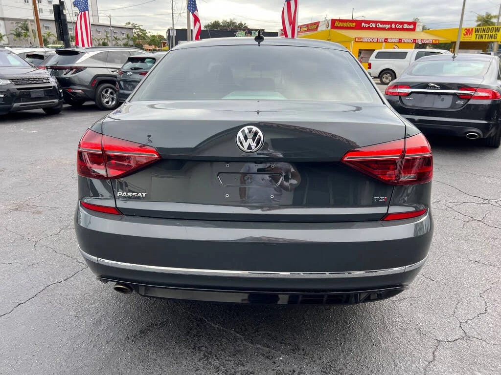 VW Passat R-Line HeadUp* АвтоКредит* (ЦЕНА ДО БГ) - изображение 4