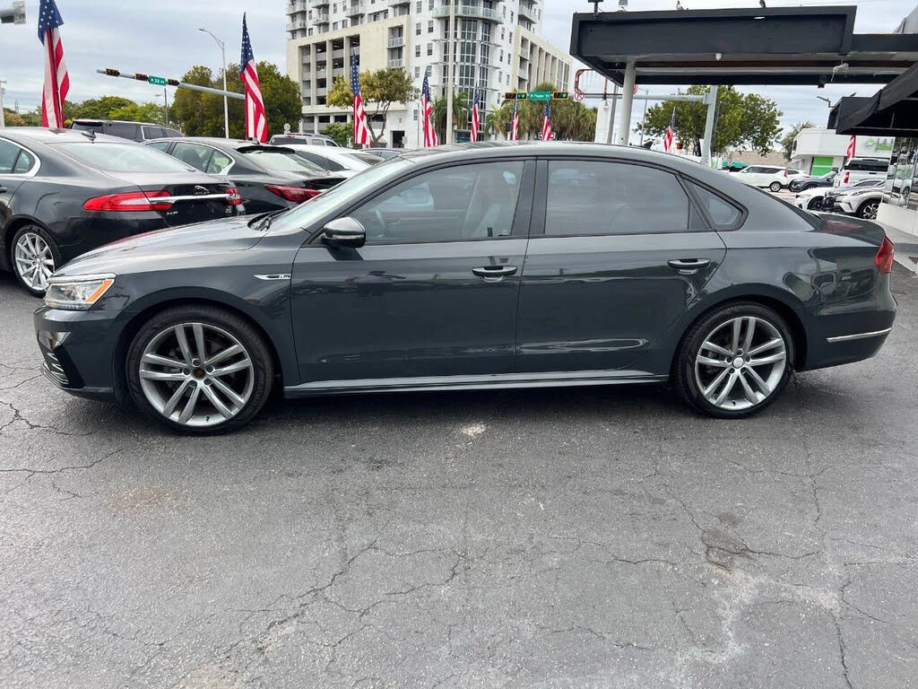 VW Passat R-Line HeadUp* АвтоКредит* (ЦЕНА ДО БГ) - изображение 2