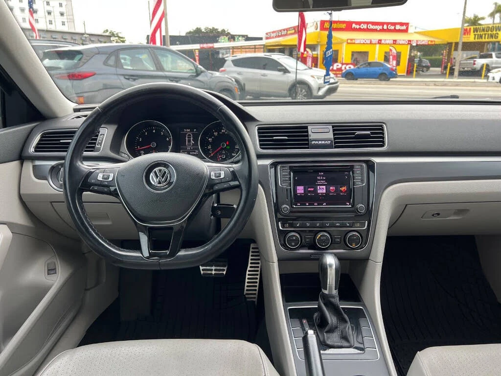 VW Passat R-Line HeadUp* АвтоКредит* (ЦЕНА ДО БГ) - изображение 7