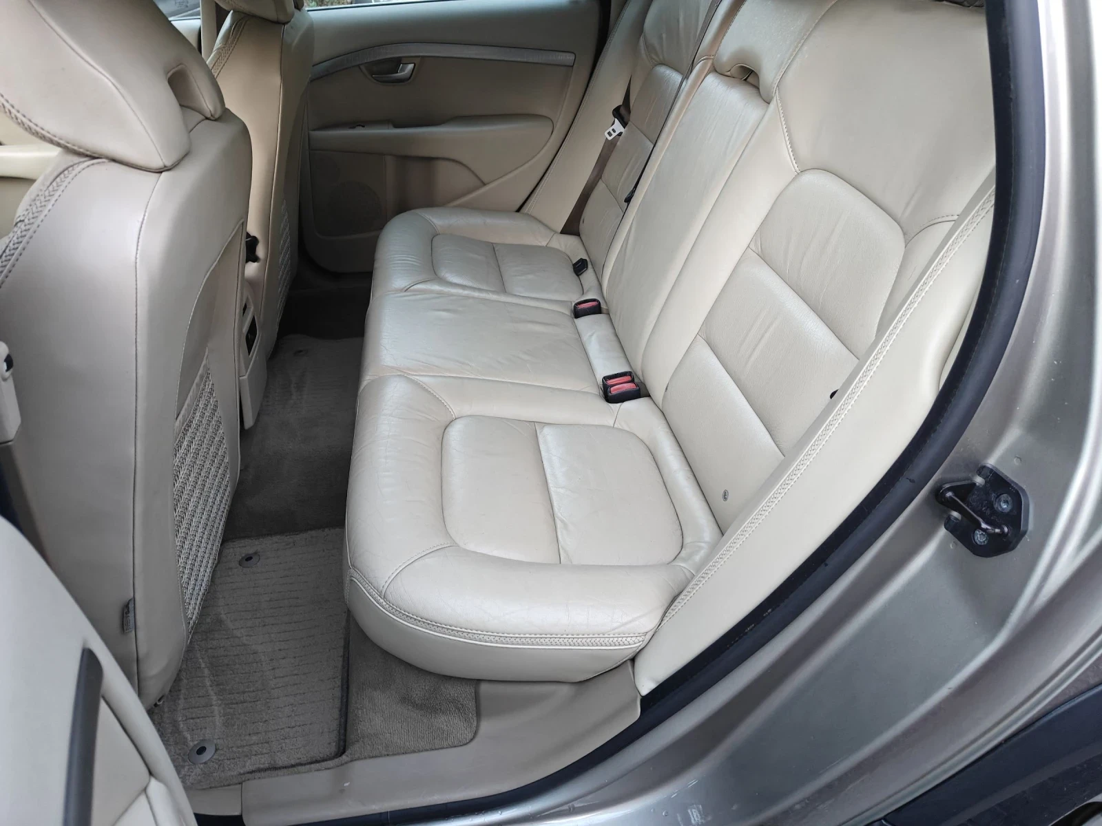 Volvo Xc70 3.2 AWD - изображение 7