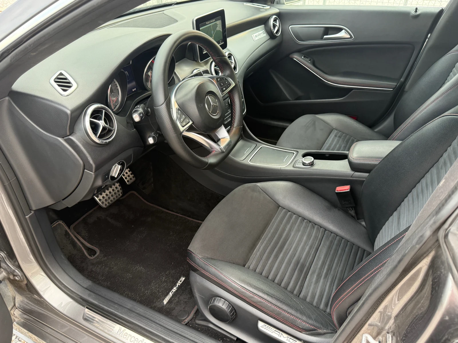 Mercedes-Benz CLA 220 AMG LINE 4MATIC - изображение 8