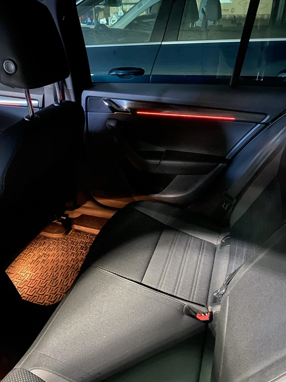 Skoda Octavia SKOUT 4X4 - изображение 10