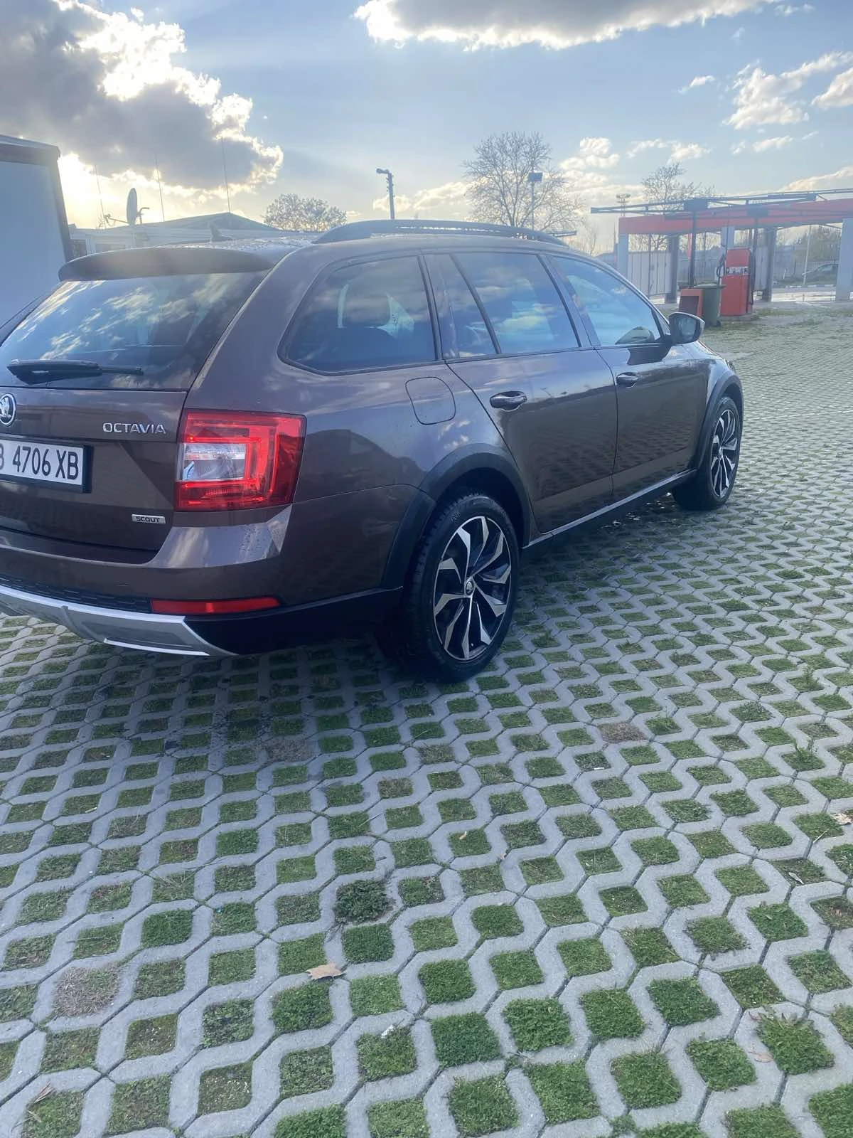 Skoda Octavia SKOUT 4X4 - изображение 3