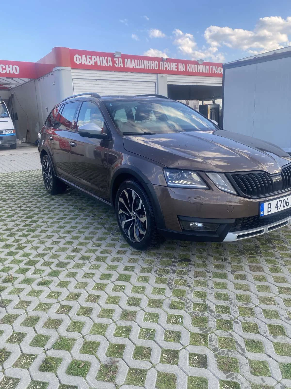 Skoda Octavia SKOUT 4X4 - изображение 2