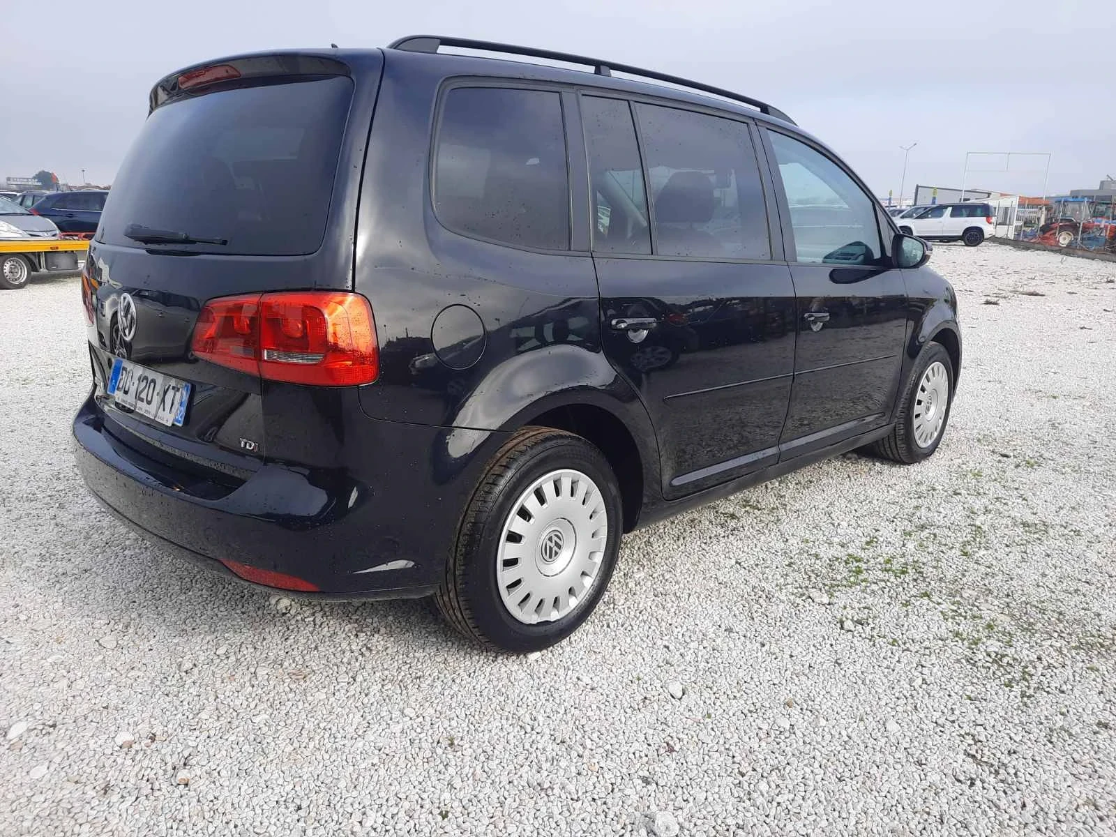 VW Touran 1.6 105к.с 7 местен - изображение 3