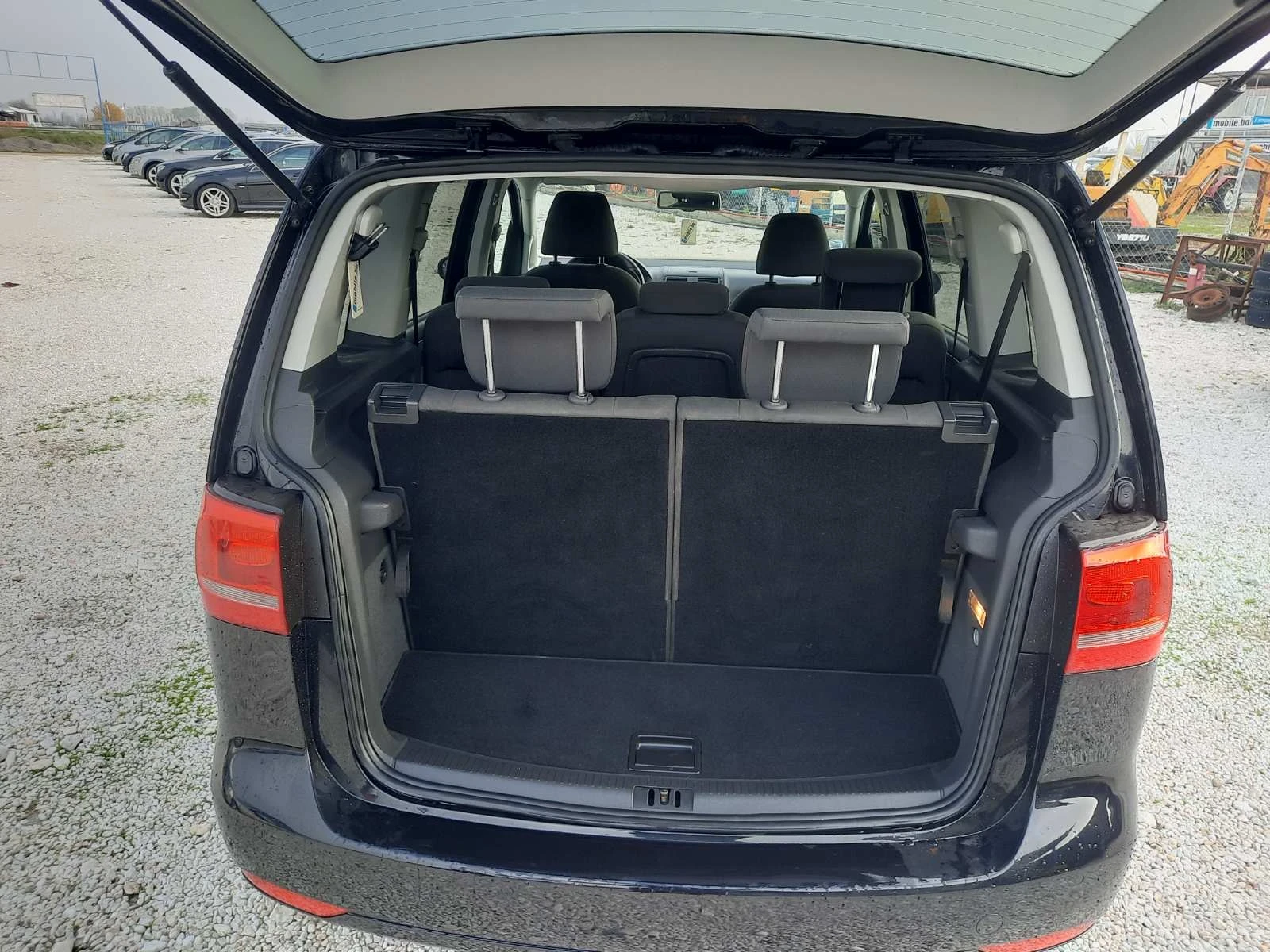 VW Touran 1.6 105к.с 7 местен - изображение 9