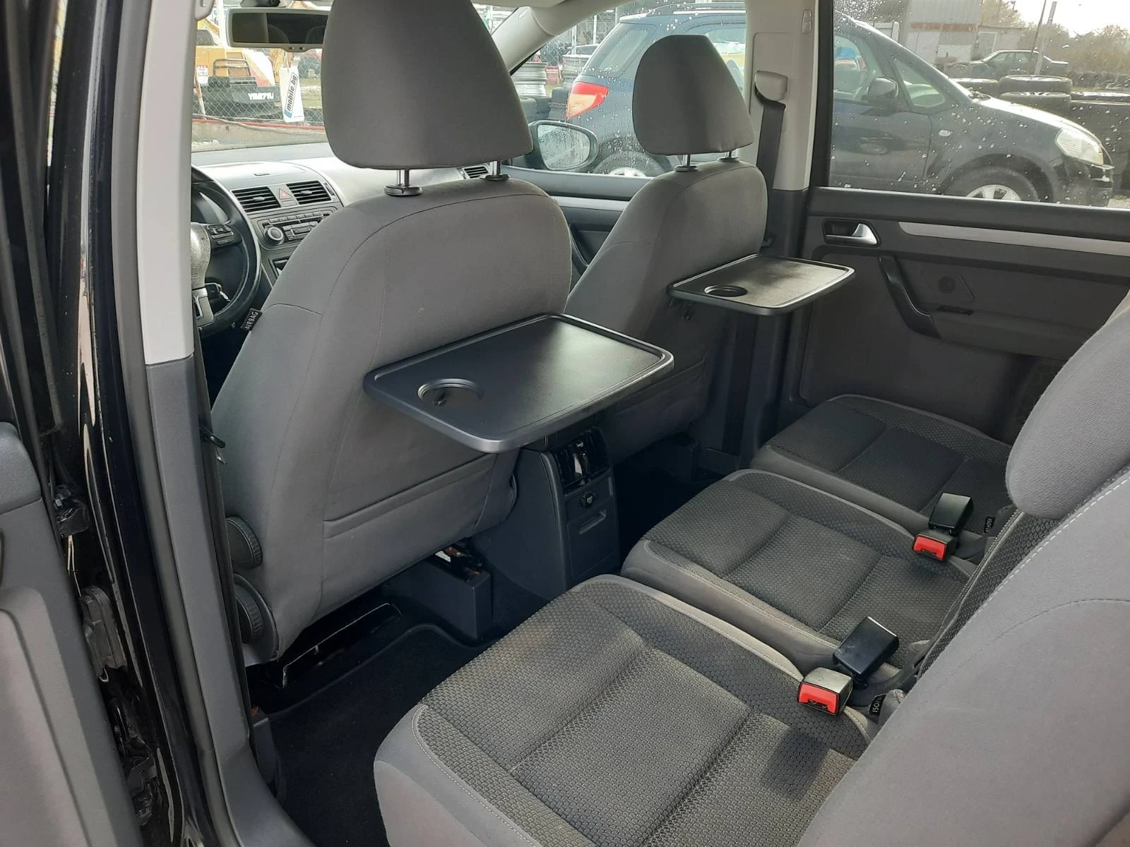 VW Touran 1.6 105к.с 7 местен - изображение 7