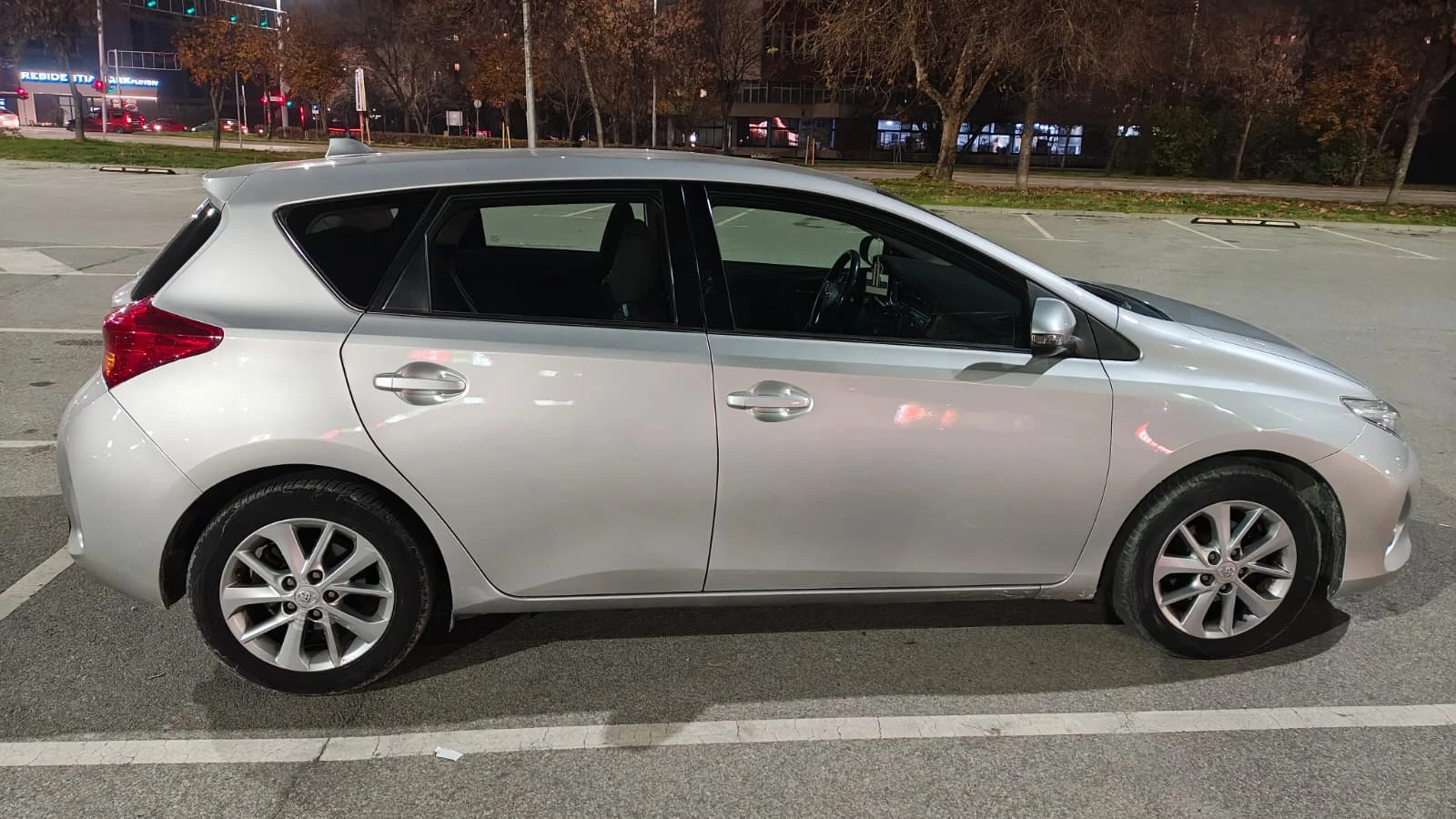 Toyota Auris  - изображение 4