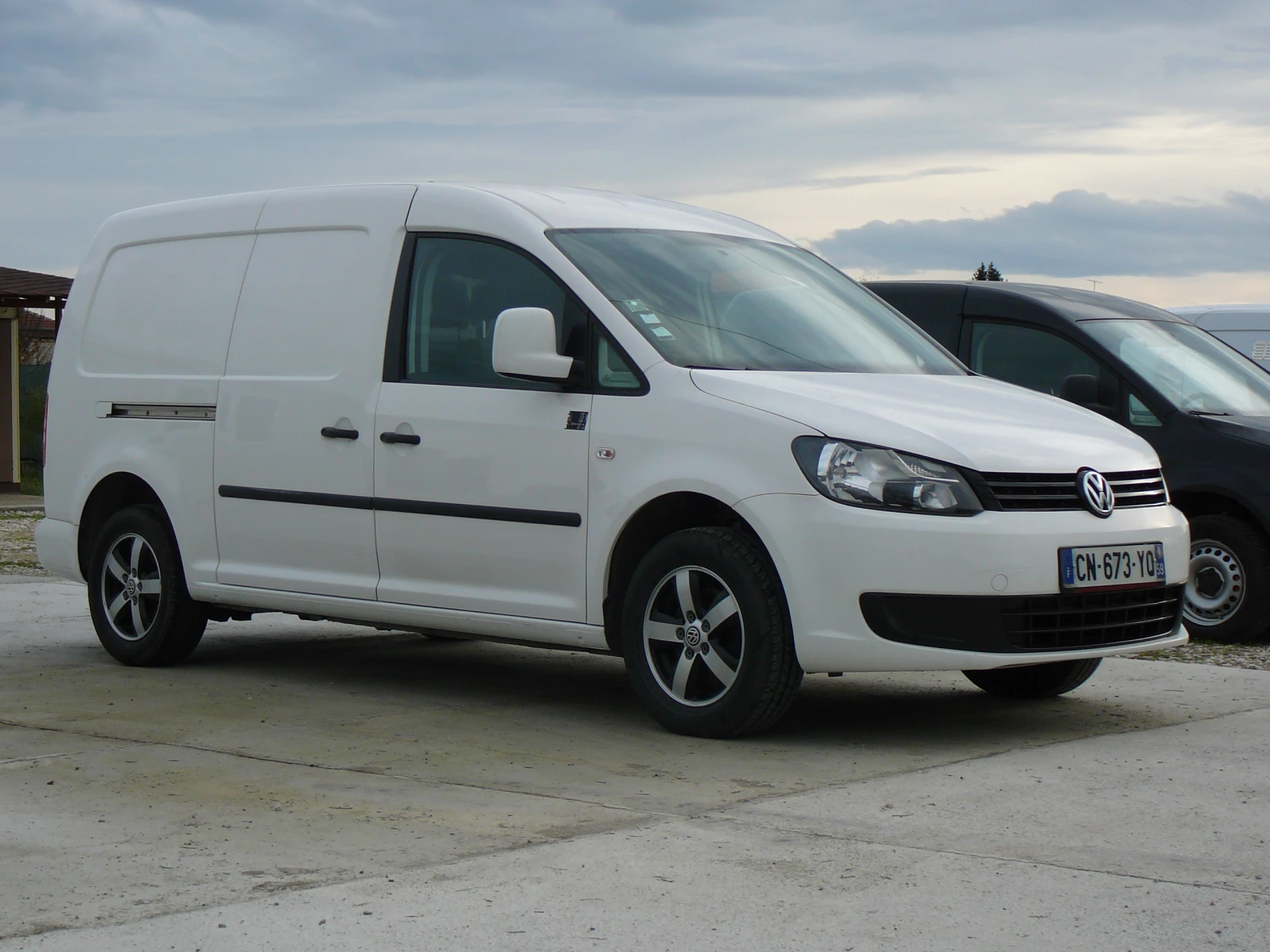 VW Caddy 1.6 tdi MAXI 102кс - изображение 2