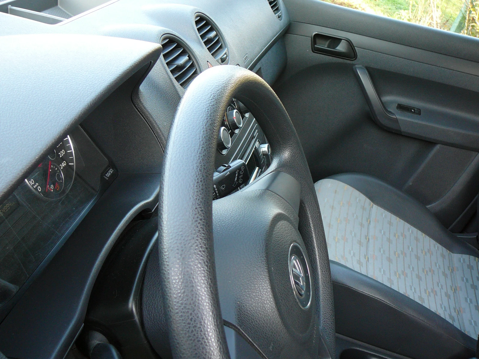 VW Caddy 1.6 tdi MAXI 102�� | Mobile.bg � ����������� 14