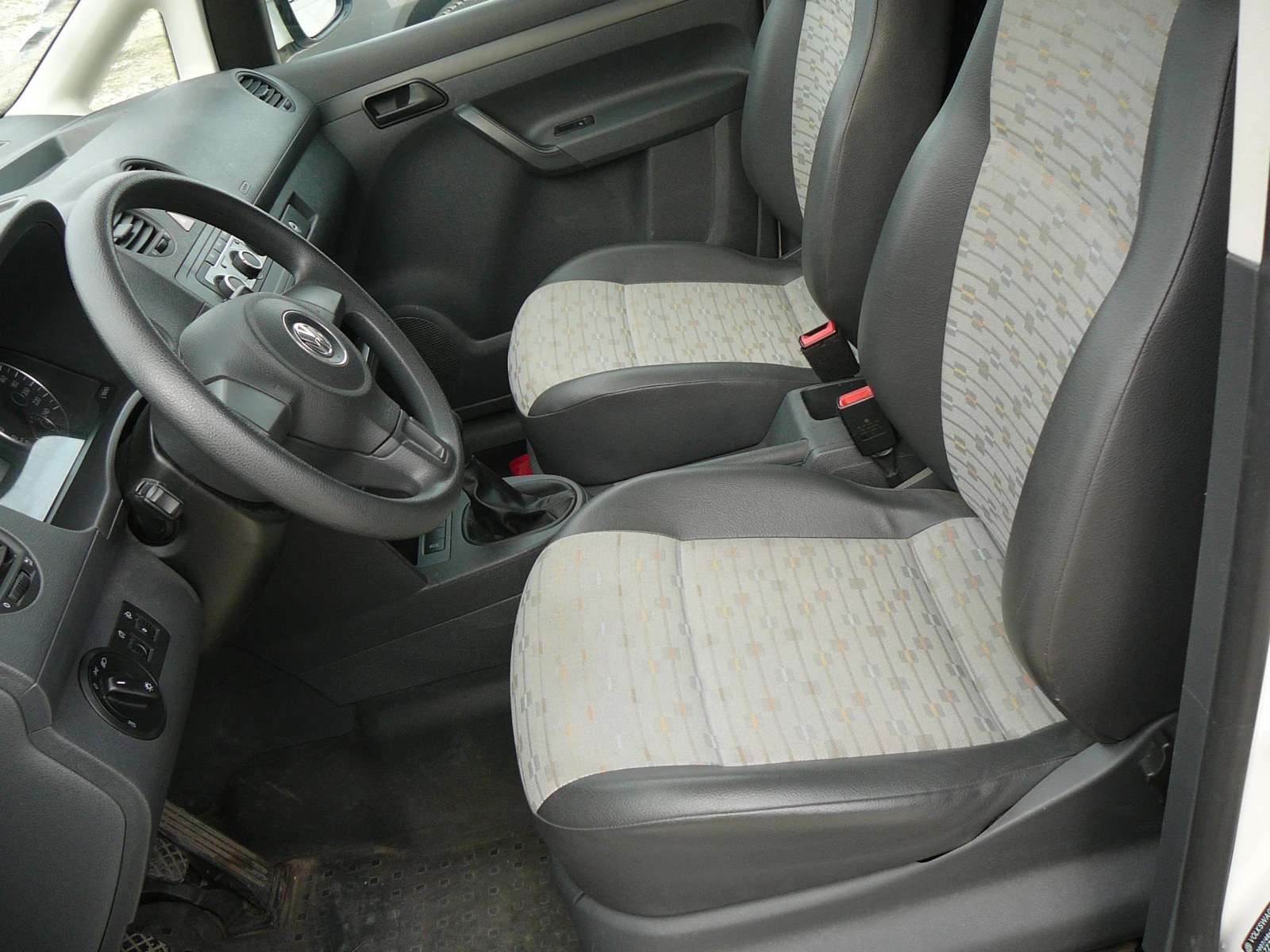 VW Caddy 1.6 tdi MAXI 102кс - изображение 7