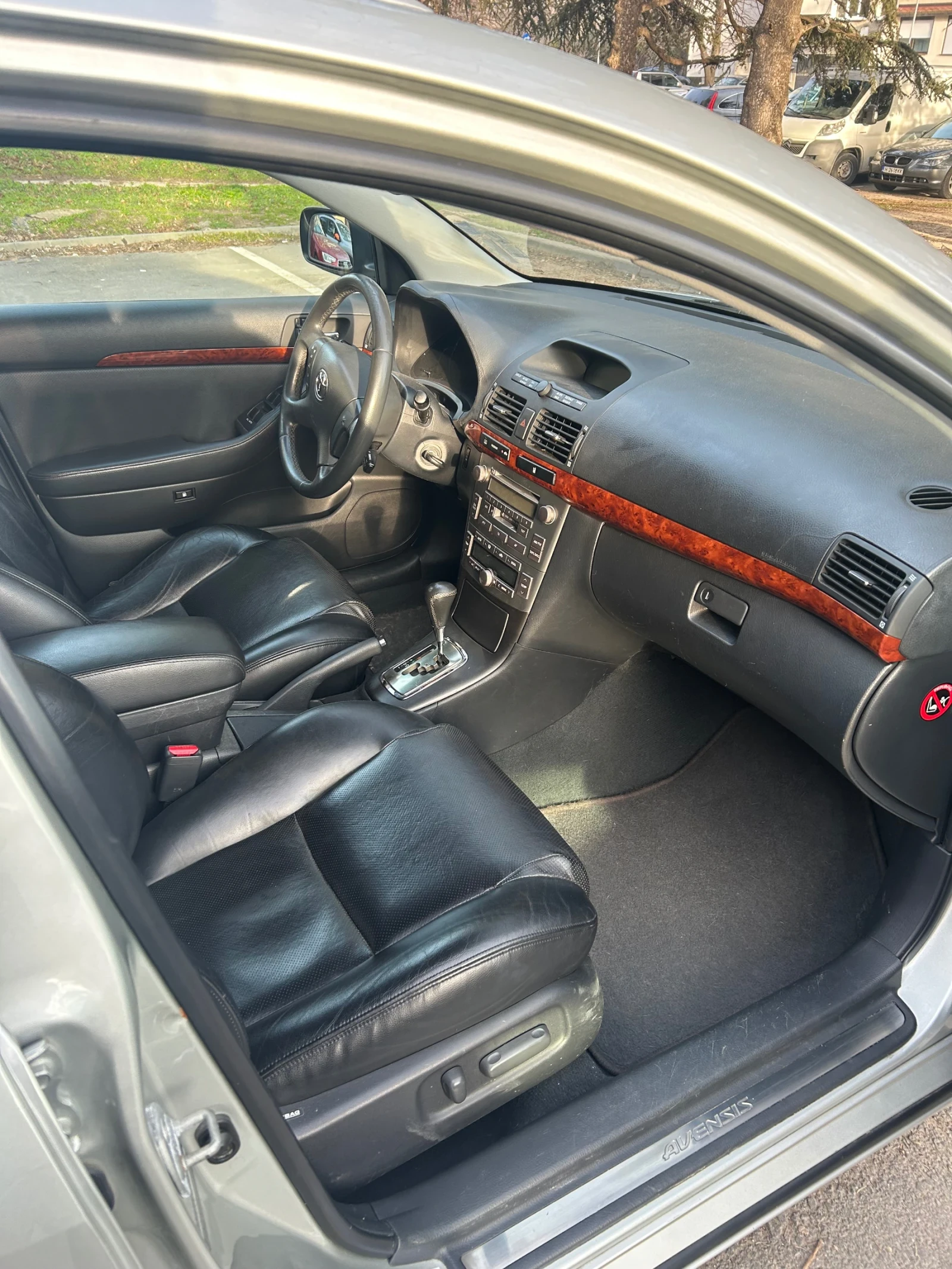 Toyota Avensis, снимка 5 - Автомобили и джипове - 53975428