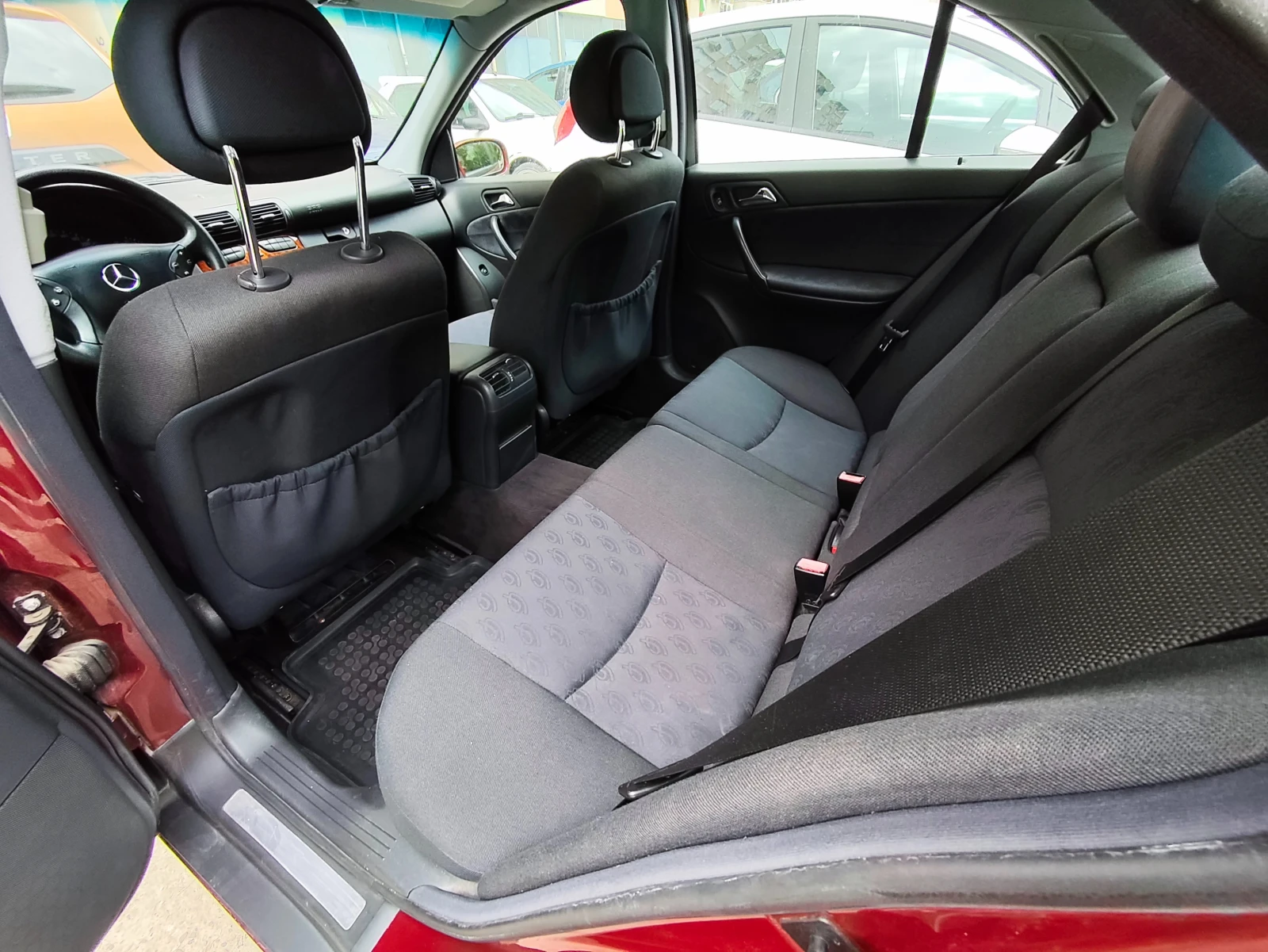 Mercedes-Benz C 180 W203, снимка 10 - Автомобили и джипове - 54415461