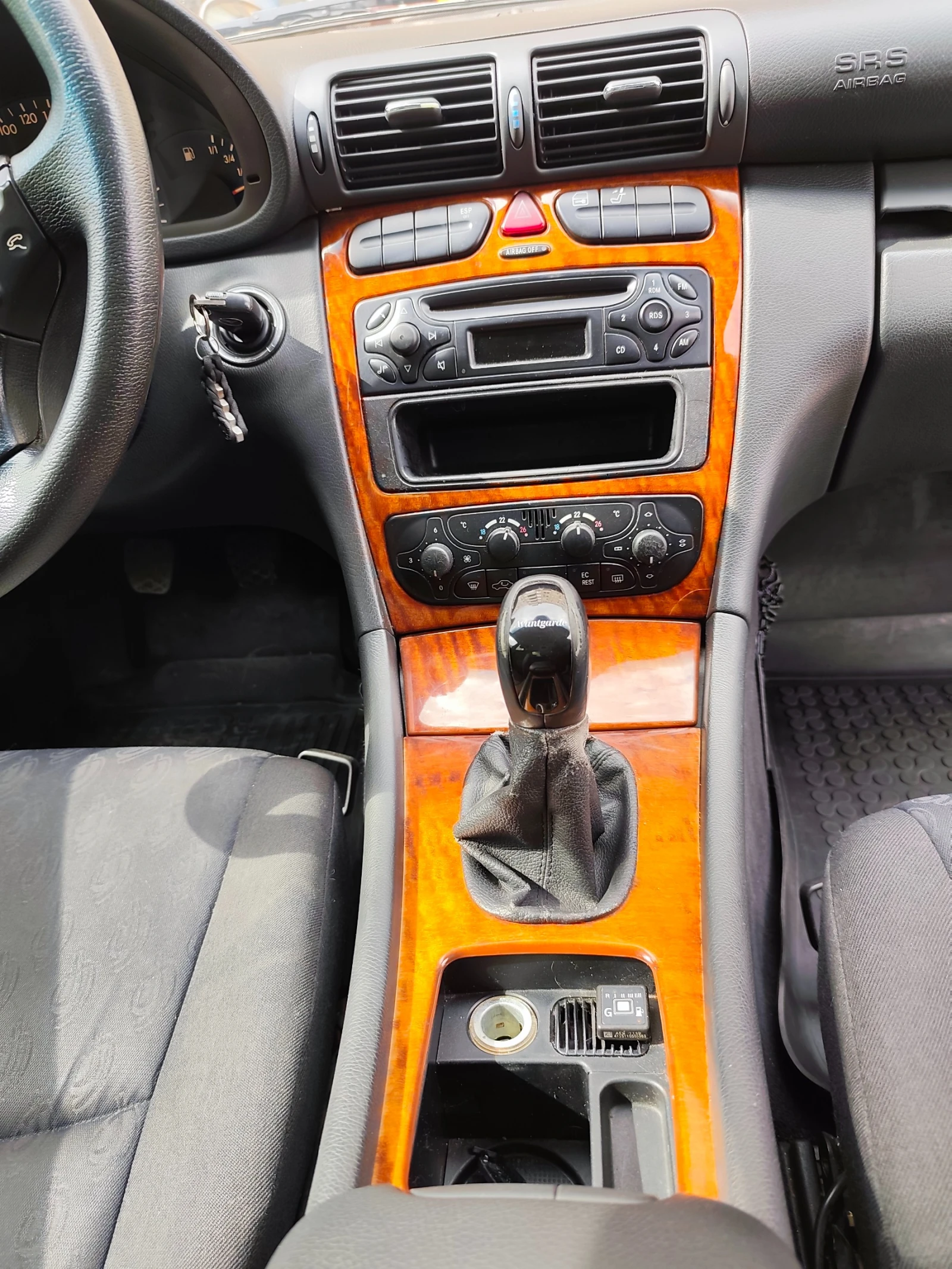 Mercedes-Benz C 180 W203, снимка 16 - Автомобили и джипове - 54415461