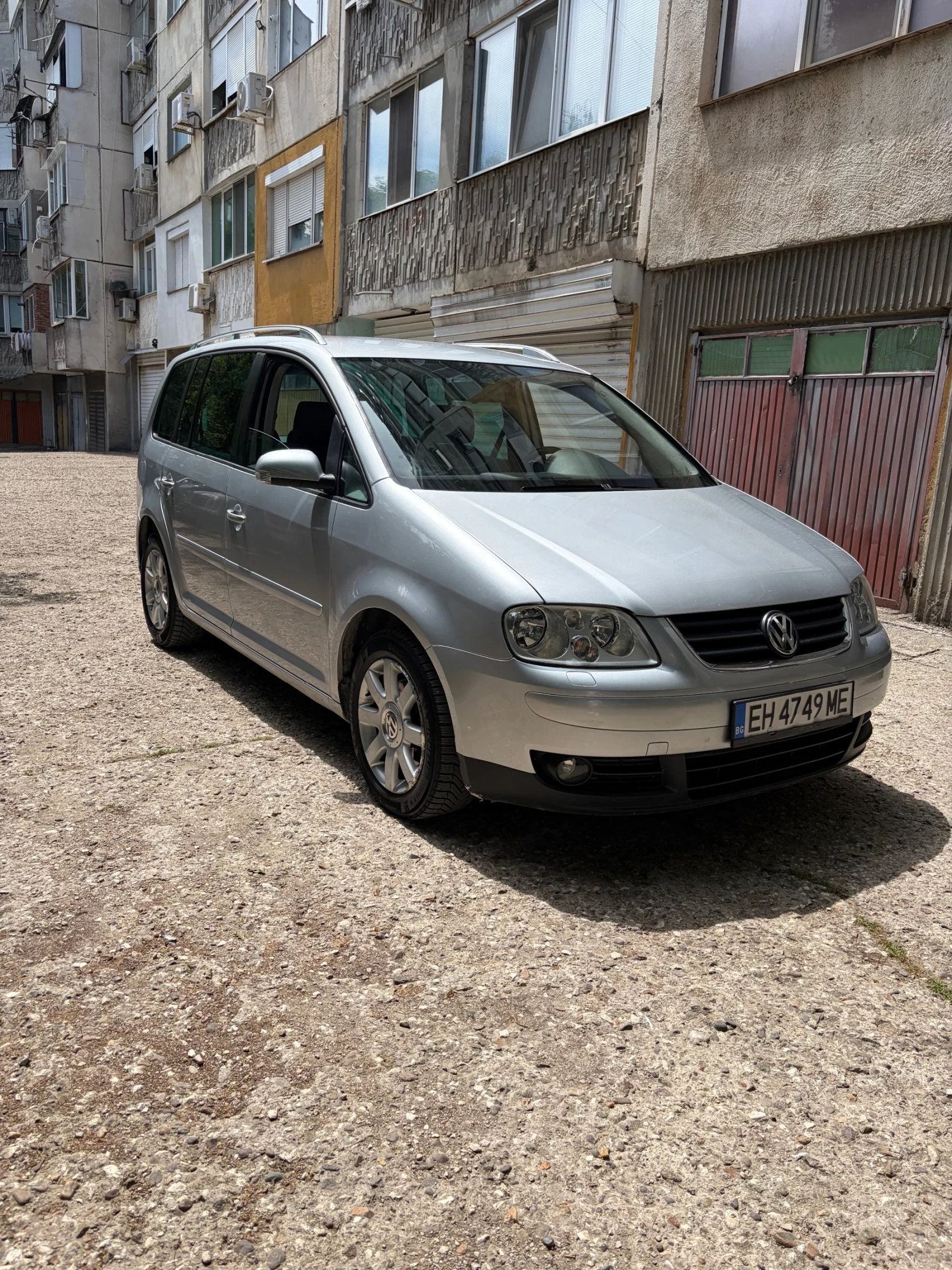 VW Touran, снимка 2 - Автомобили и джипове - 54608623
