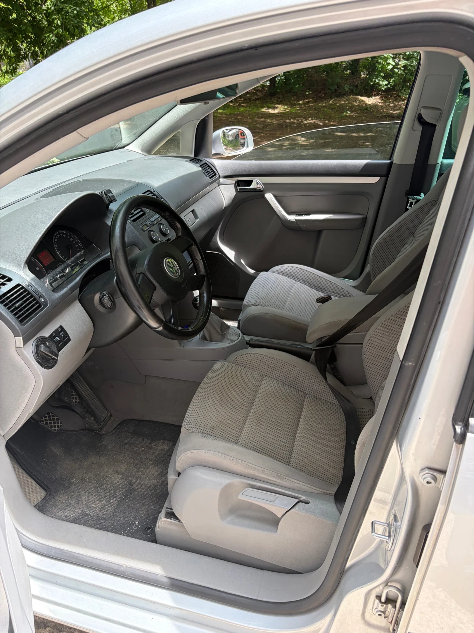 VW Touran, снимка 7 - Автомобили и джипове - 54608623
