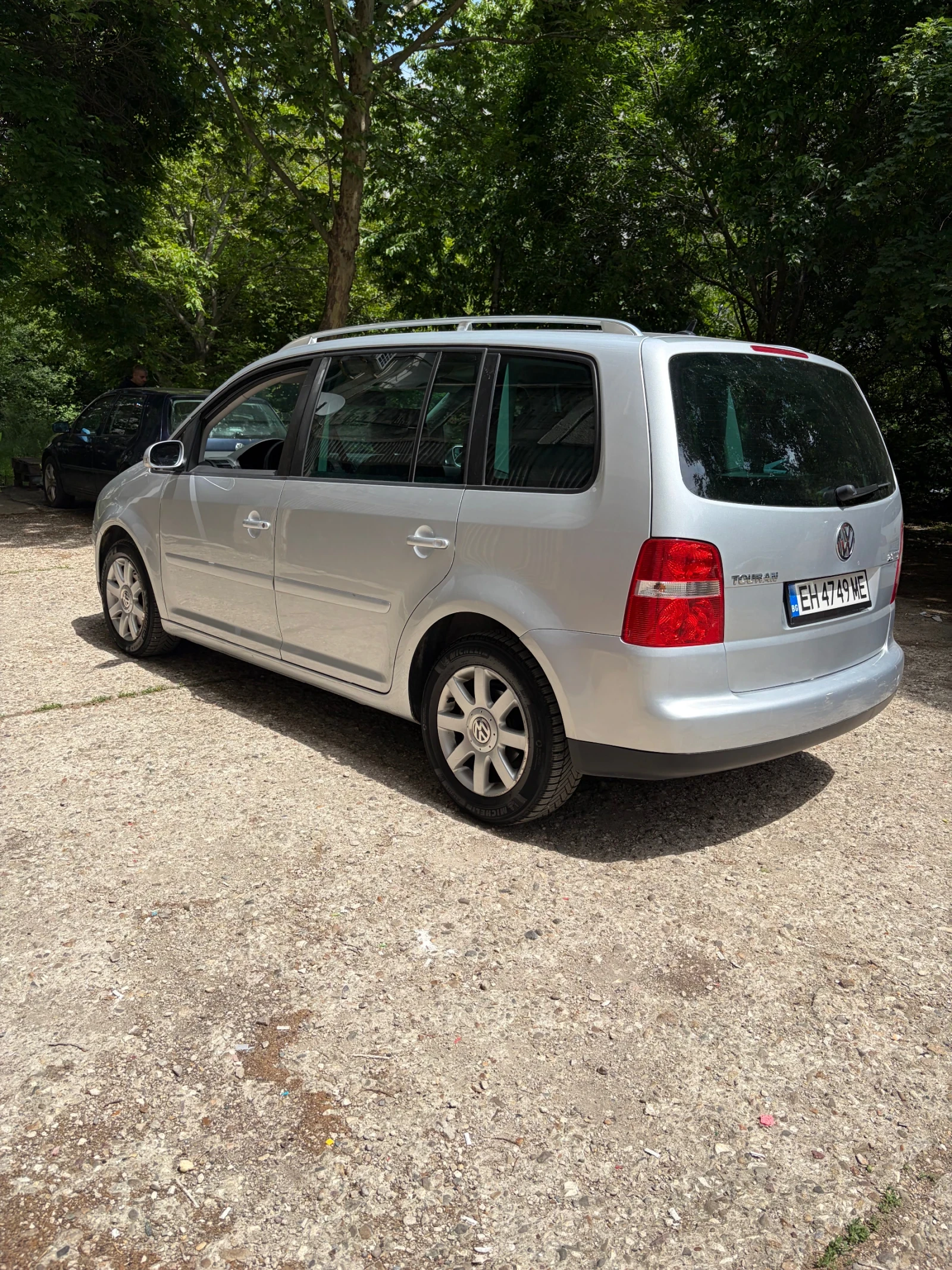 VW Touran, снимка 5 - Автомобили и джипове - 54608623