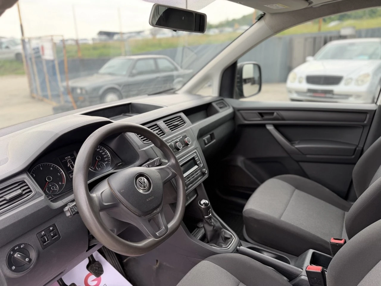 VW Caddy 2.0TDI 4MOTION 86000km, снимка 10 - Автомобили и джипове - 54743188