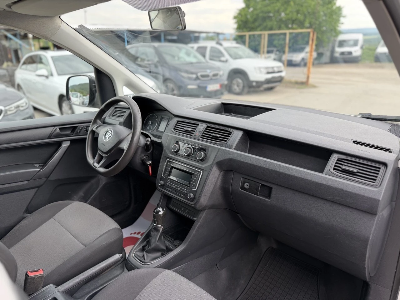 VW Caddy 2.0TDI 4MOTION 86000km, снимка 13 - Автомобили и джипове - 54743188