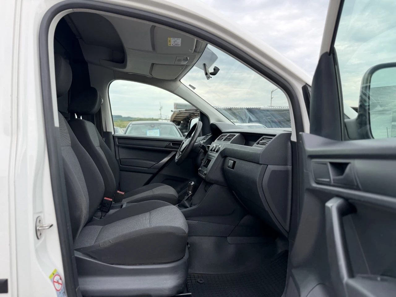 VW Caddy 2.0TDI 4MOTION 86000km, снимка 11 - Автомобили и джипове - 54743188
