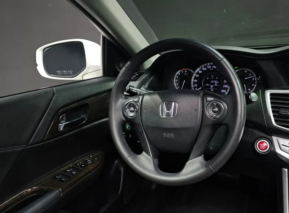Honda Accord 2.4 бензин! Автоматик! Екзекютив!, снимка 9 - Автомобили и джипове - 54819634