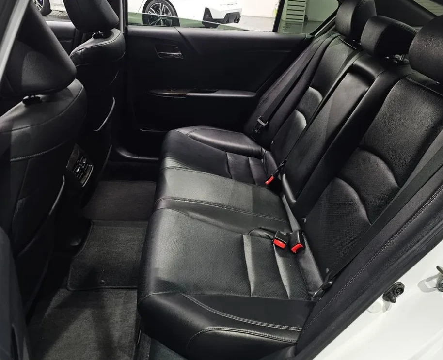 Honda Accord 2.4 бензин! Автоматик! Екзекютив!, снимка 6 - Автомобили и джипове - 54819634