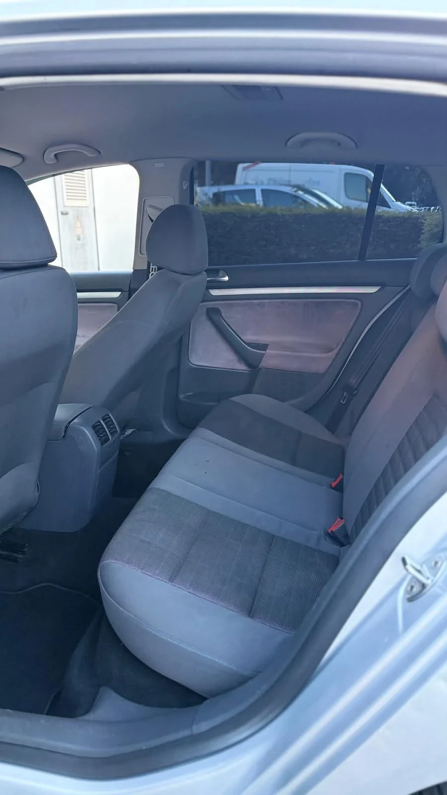 VW Golf 1.9 TDI 105, снимка 10 - Автомобили и джипове - 55232610