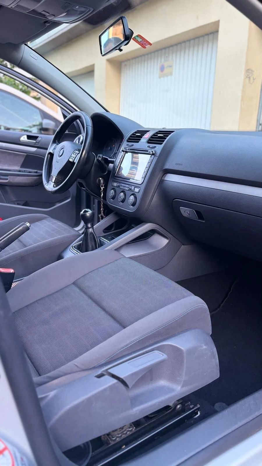 VW Golf 1.9 TDI 105, снимка 8 - Автомобили и джипове - 55232610