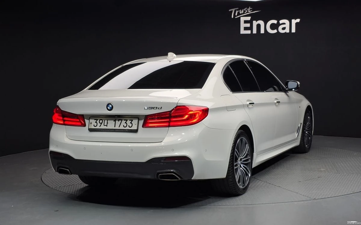 BMW 530 D/ОБДУХВАНЕ/HEAD UP/СЕРВИЗНА ИСТОРИЯ/, снимка 2 - Автомобили и джипове - 55317992