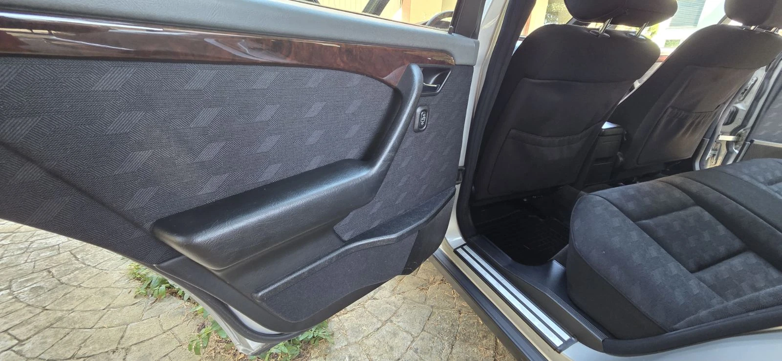 Mercedes-Benz C 200, снимка 8 - Автомобили и джипове - 55524112