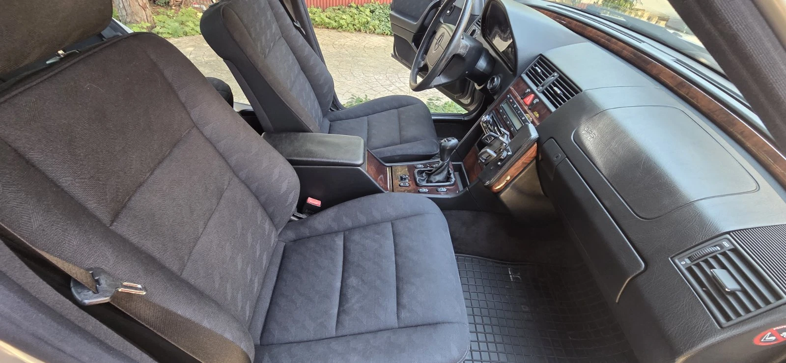 Mercedes-Benz C 200, снимка 15 - Автомобили и джипове - 55524112