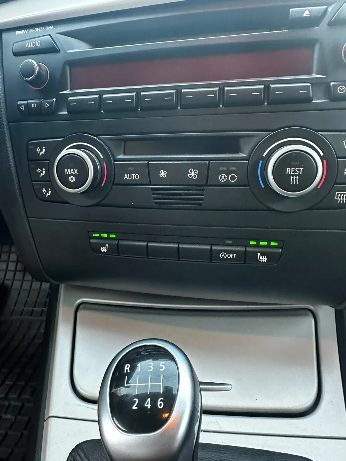 BMW 120 Facelift , снимка 16 - Автомобили и джипове - 55863607
