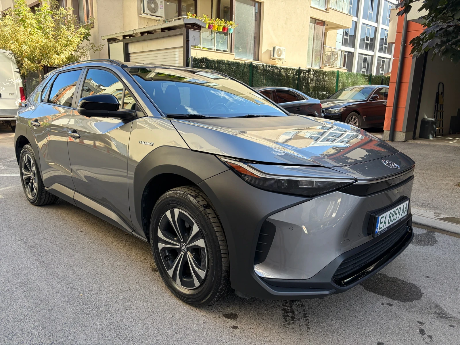 Toyota bZ4X, снимка 7 - Автомобили и джипове - 56179847