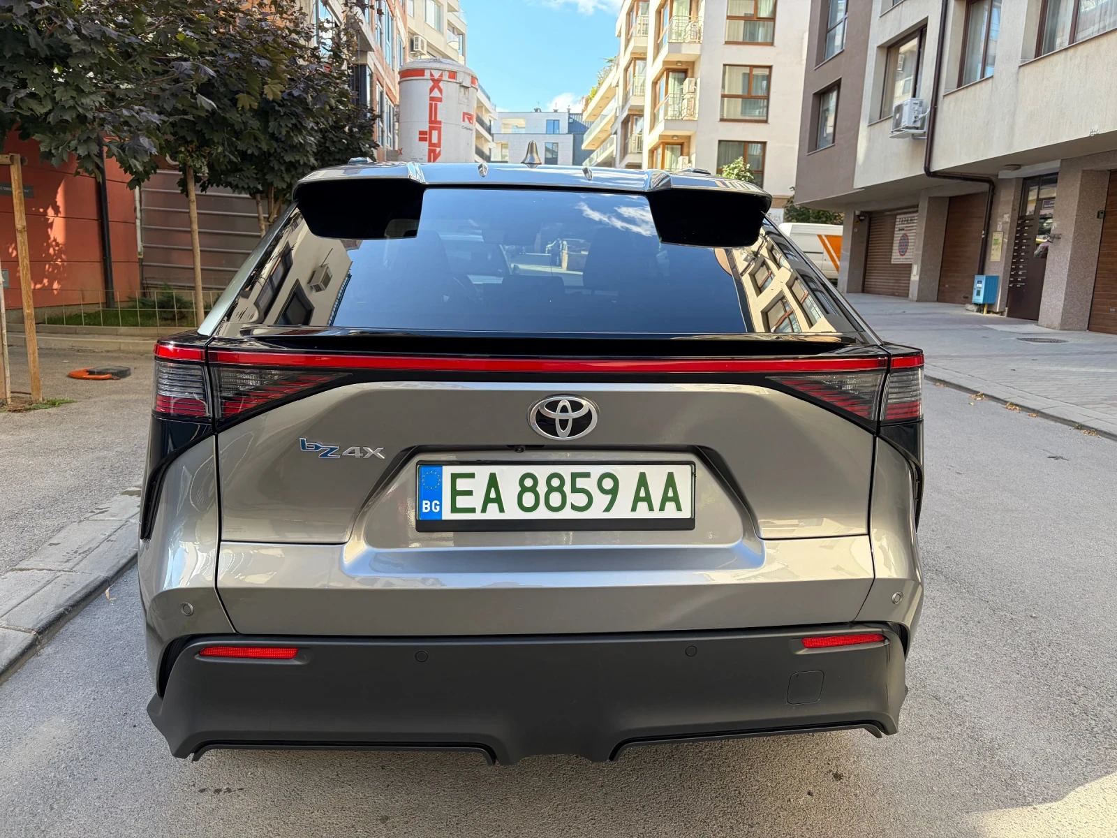Toyota bZ4X, снимка 4 - Автомобили и джипове - 56179847