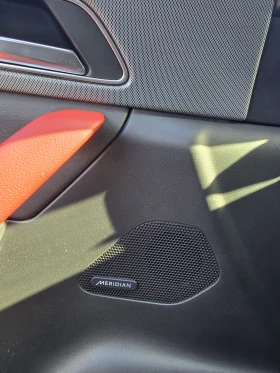 Jaguar F-PACE S/R-DYNAMIC/300, снимка 17 - Автомобили и джипове - 53466359