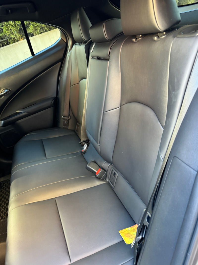 Lexus UX 250h 1ви собственик / 18000 км / 4х4, снимка 16 - Автомобили и джипове - 46217065