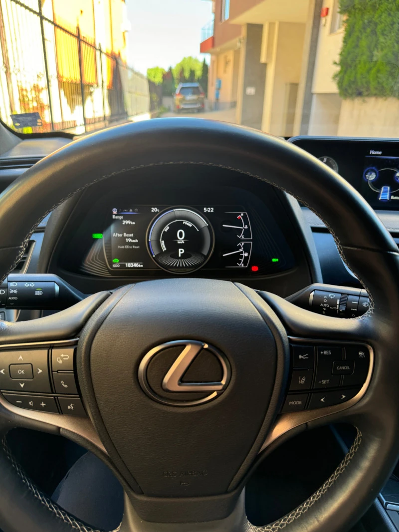 Lexus UX 250h 1ви собственик / 18000 км / 4х4, снимка 14 - Автомобили и джипове - 47445764