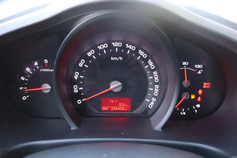 Kia Sportage 1.7CRDI* TOP, снимка 11 - Автомобили и джипове - 50442664