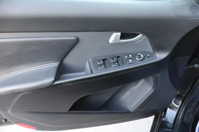 Kia Sportage 1.7CRDI* TOP, снимка 9 - Автомобили и джипове - 50442664