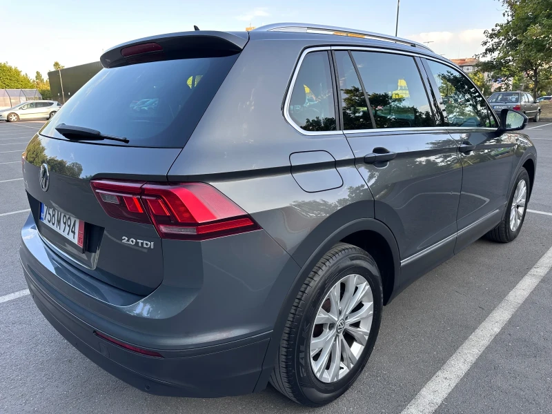 VW Tiguan 2.0TDI 7 DSG/ Дистроник/ Car Play/ Като Нова, снимка 7 - Автомобили и джипове - 52598583
