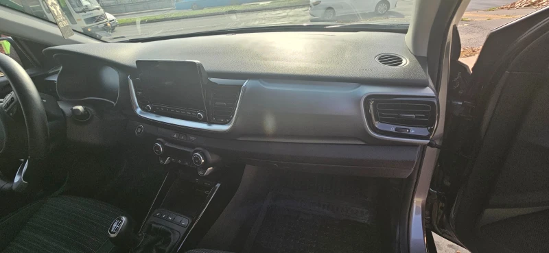 Kia Stonic, снимка 7 - Автомобили и джипове - 52597877